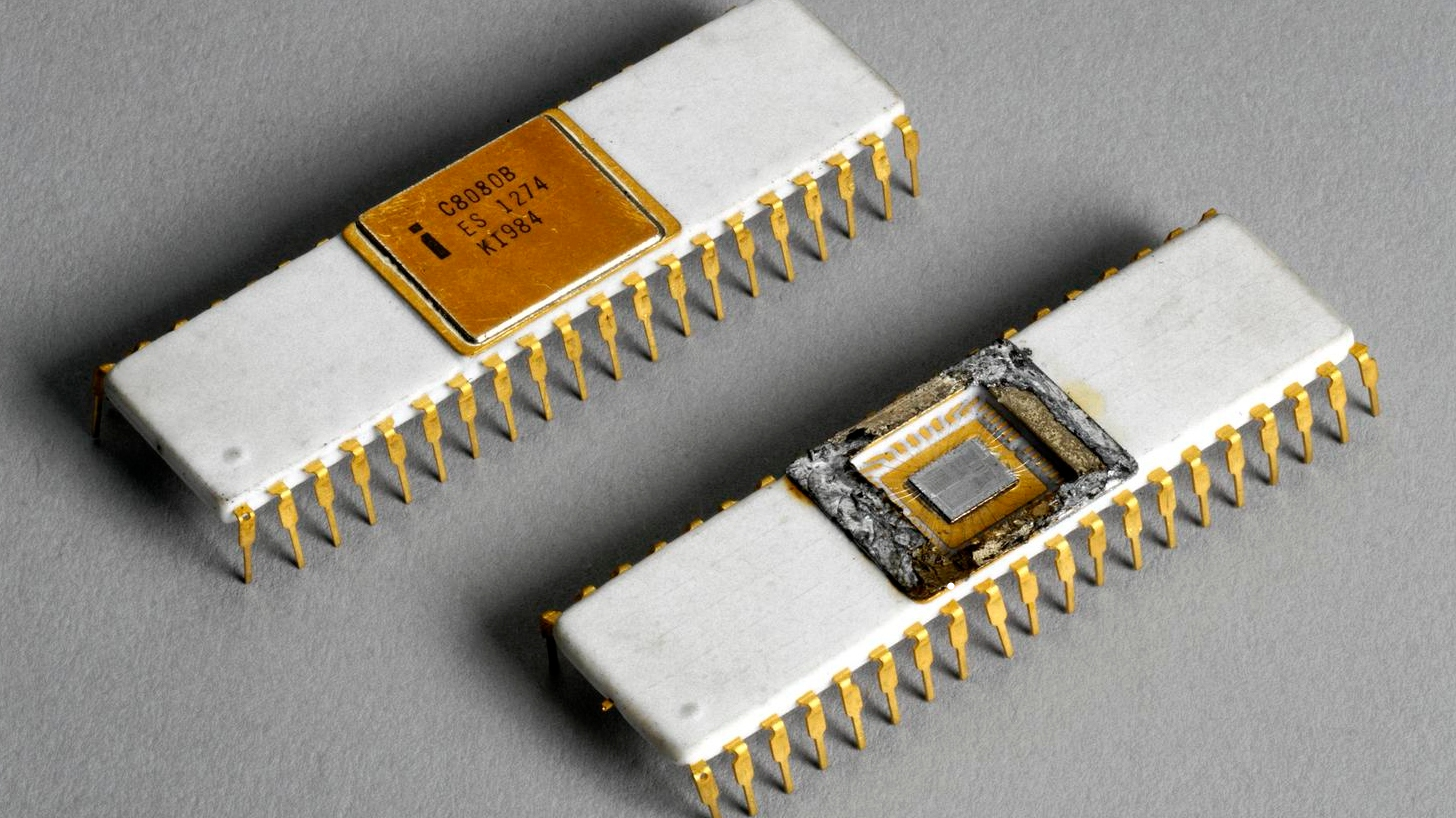 Closed and open Intel 8080 processor image from Wikipedia